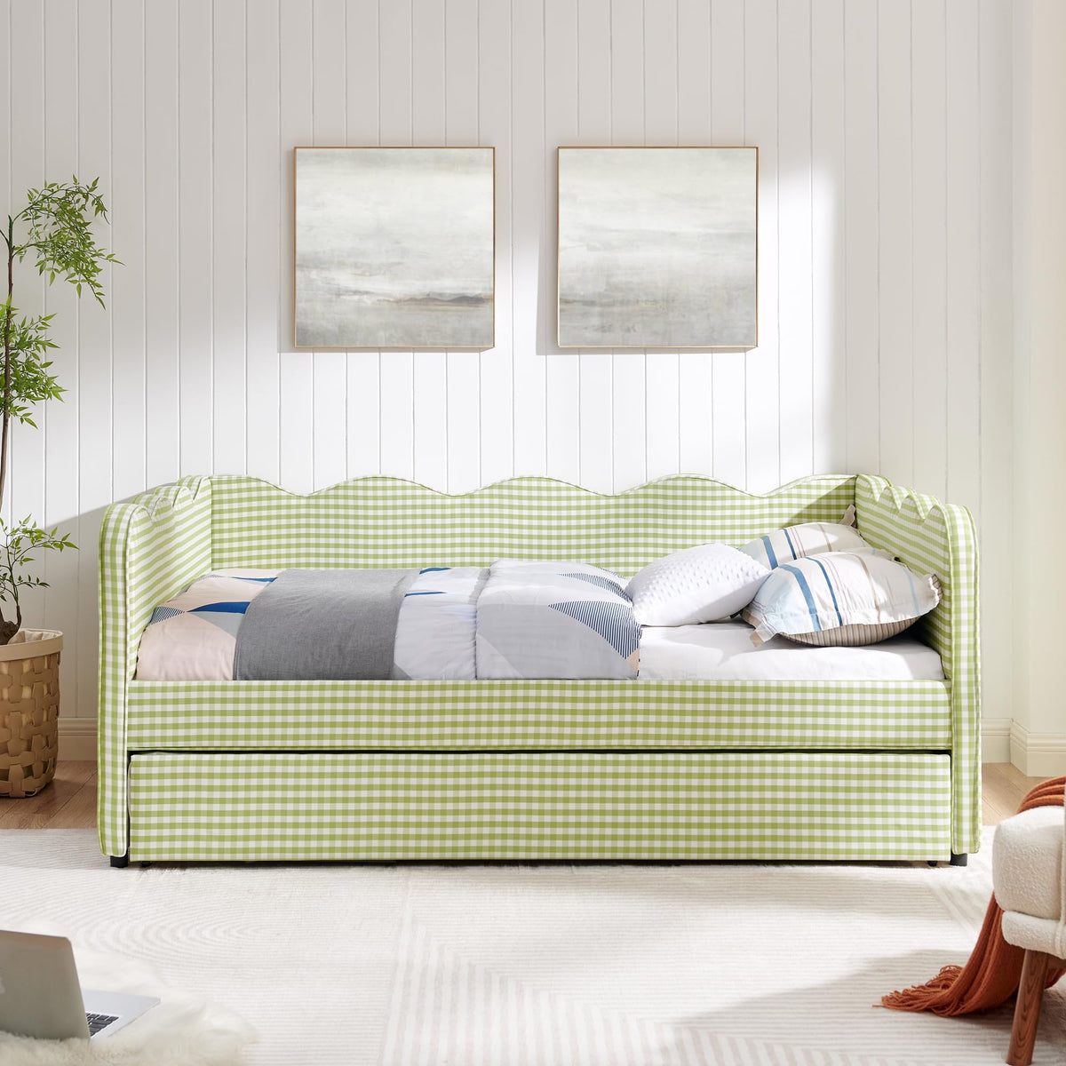 Green Gingham Full to King Upholstered Daybed with Trundle Q52410