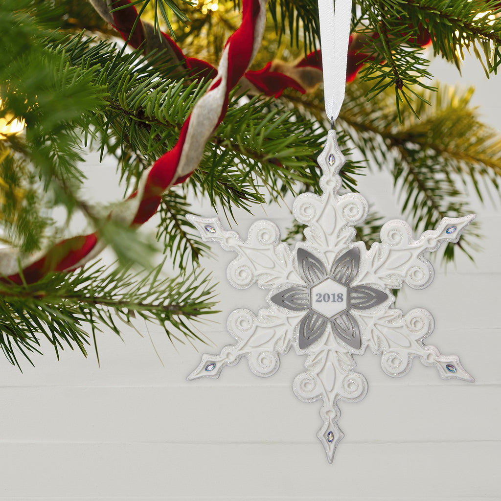 Porcelain Snowflake Christmas Ornament M187